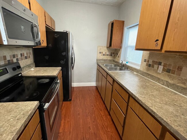 Building Photo - Nice 1 Bed 1 Bath Second Floor Orlando Ren...