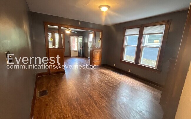 Building Photo - 323 Olentangy St