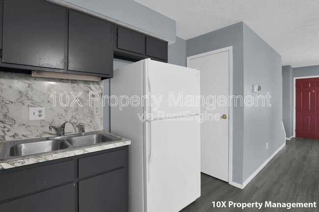 Building Photo - 6169 Laurelwood Ct