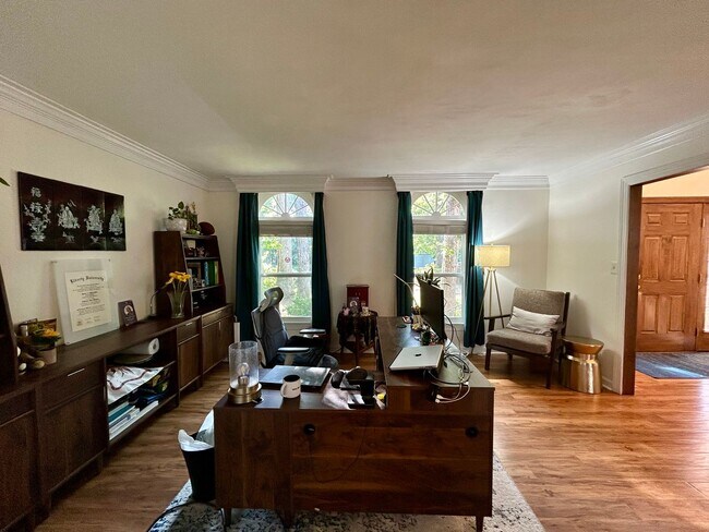 Building Photo - 805 De La Fayette Ct