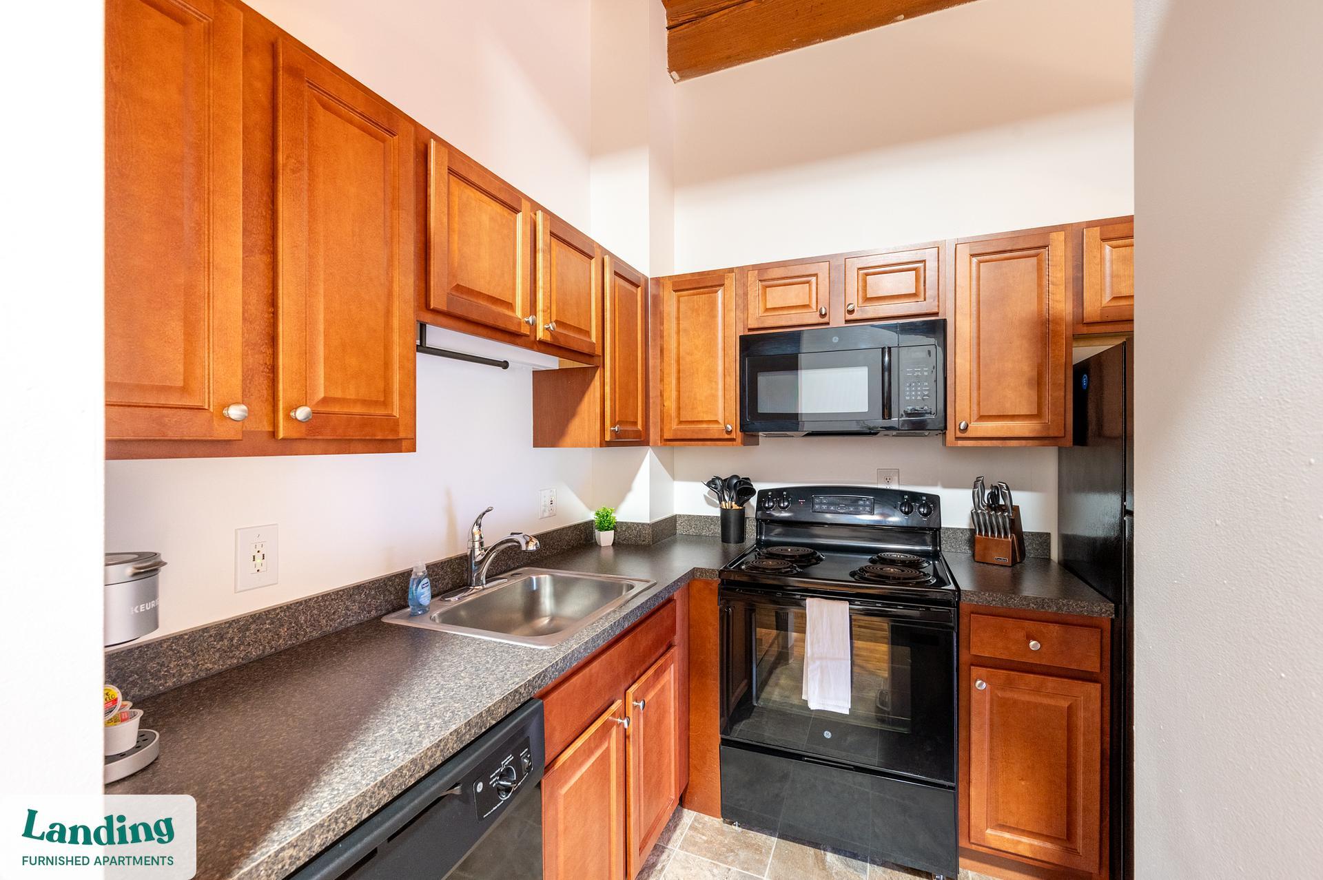 Building Photo - 45 Willow St