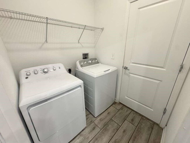 Building Photo - 1180 Saguaro St