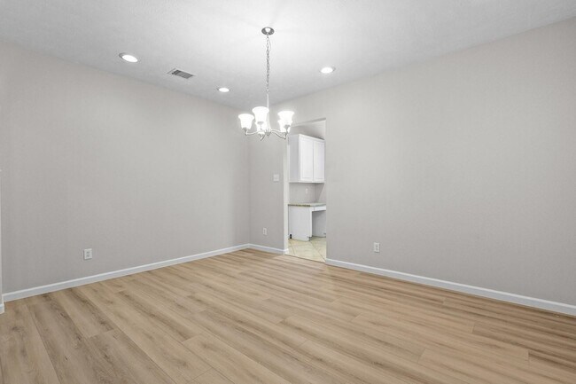 Building Photo - 25910 N Lakefair Dr