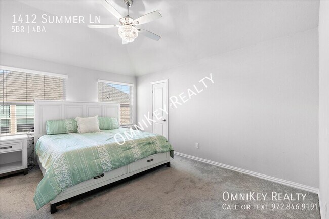 Building Photo - 1412 Summer Ln