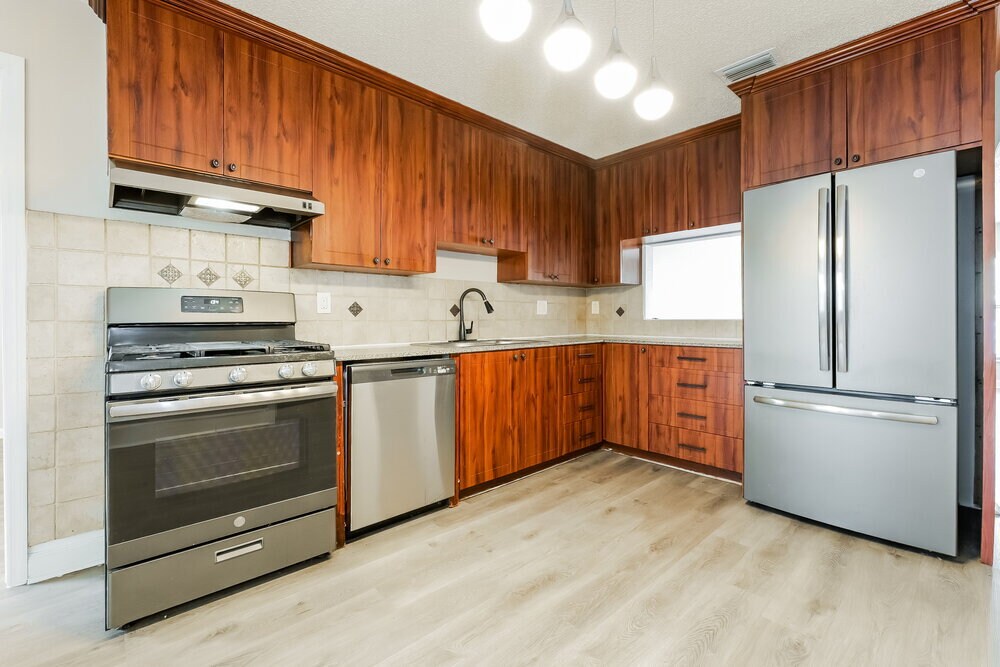 Building Photo - 5872 Corson Pl