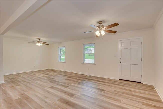 Building Photo - 4 Bed/2 Bath home in 30907 off of Furys Ferry Road