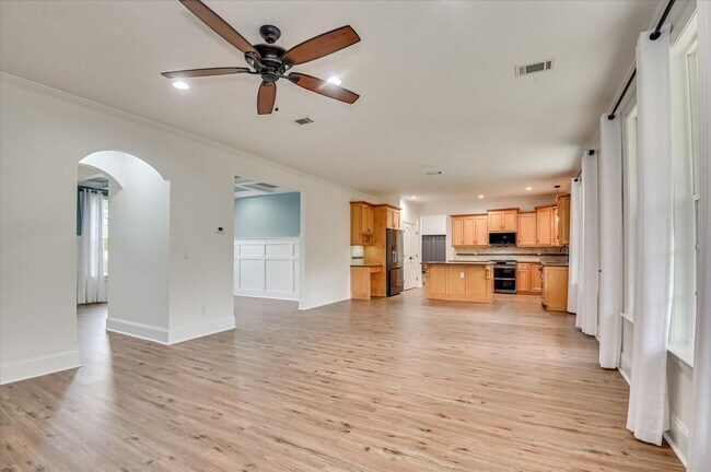 Building Photo - Home For Rent: 765 Mural Lake Ct Grovetown...