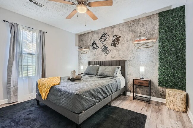 Building Photo - Modern 2 BD 2 BA Home in a Desirable South Atlanta Community