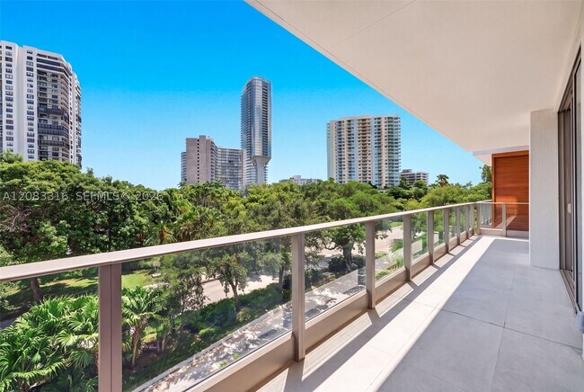 Building Photo - 2200 Brickell Ave