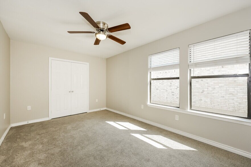 Building Photo - 522 Chancellorsville Dr