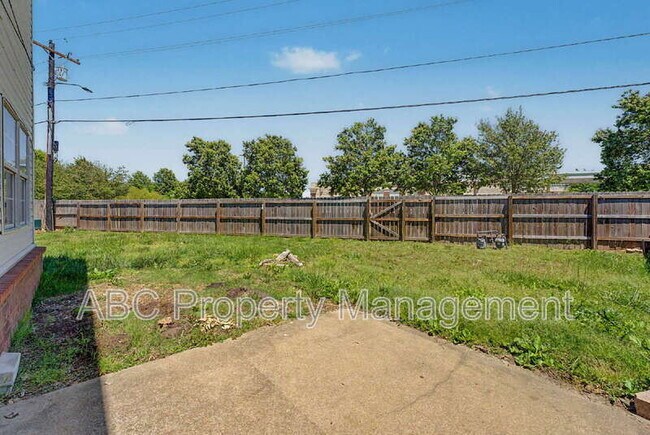 Building Photo - 3033 Mica St