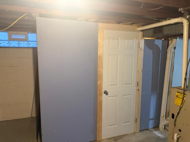 Building Photo - 1894 Pannell Ave