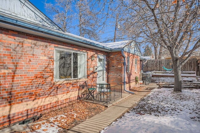 Building Photo - 2928 Milwaukee St