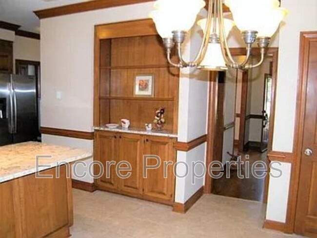 Building Photo - 106 Whispering Pines Ct