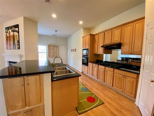 Building Photo - 1420 Hudspeth Dr