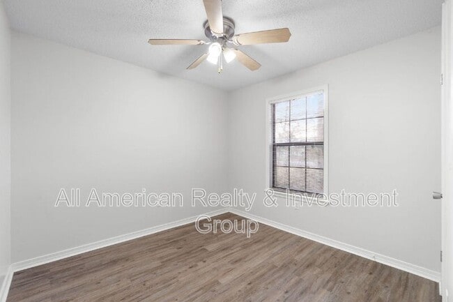 Building Photo - 333 Hudson Dr