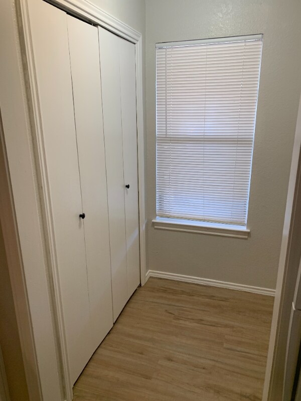 Building Photo - 2013 S Loop 289