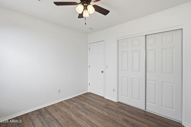 Building Photo - 45542 W Guilder Ave