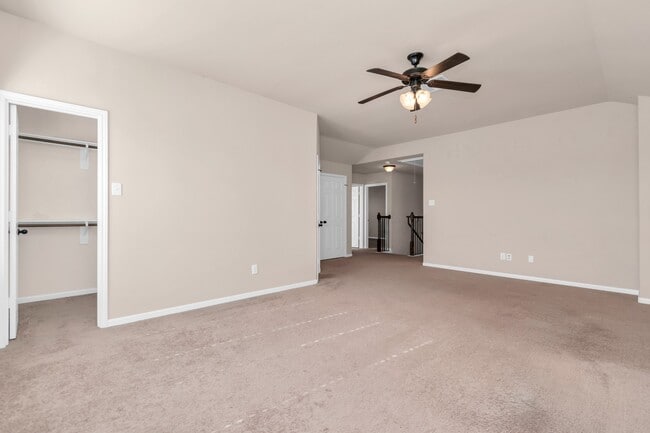 Building Photo - 5635 Round Robin Dr