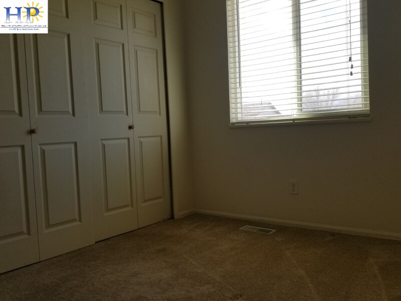 Building Photo - 817 Badger Dr
