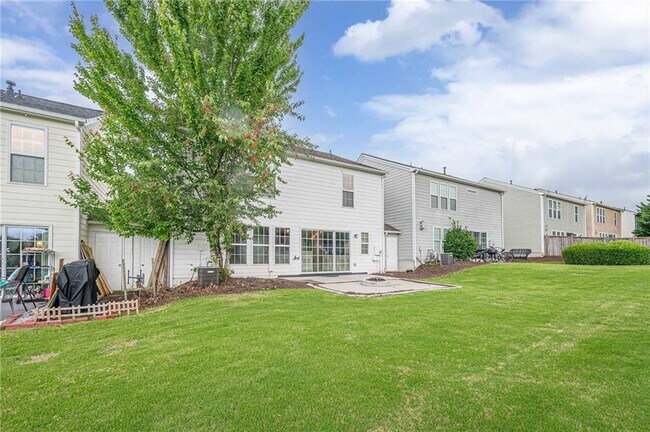 Building Photo - 300 Balaban Cir
