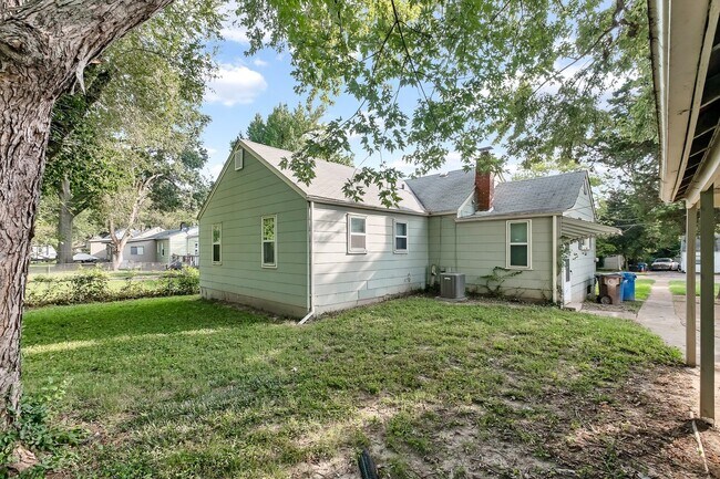 Building Photo - Spacious 3 Bedroom Ready to be rented. Section 8 Welcome