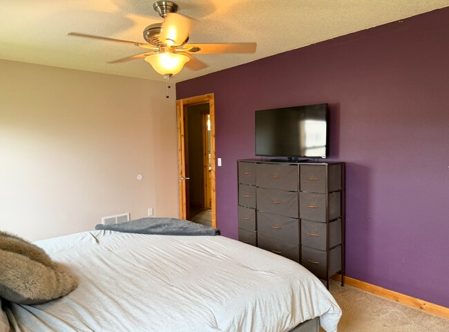 Building Photo - Beautiful West Kalispell Home