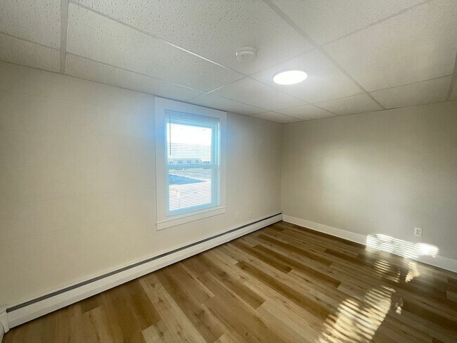 Building Photo - 55 Henriette St