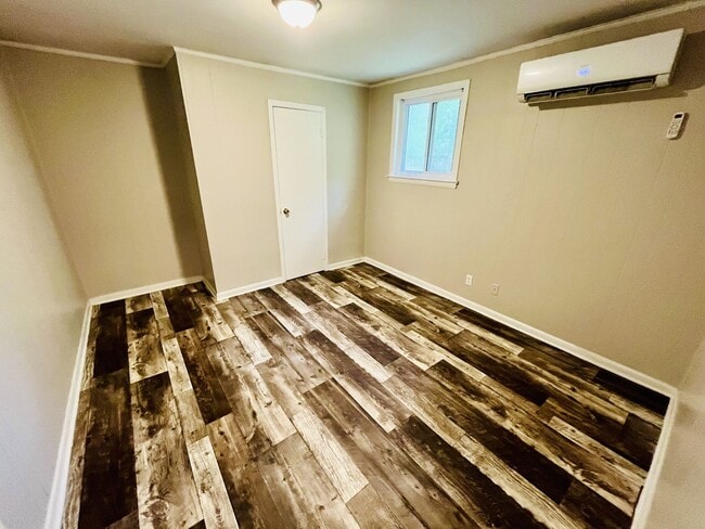Building Photo - HALF OFF FIRST MONTH! 2 Bedroom 1 Bath inc...