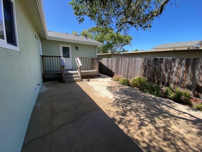 Building Photo - 856 Marino Pines Rd