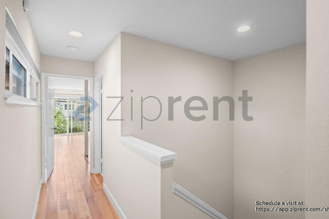 Building Photo - 2666 Kentworth Way