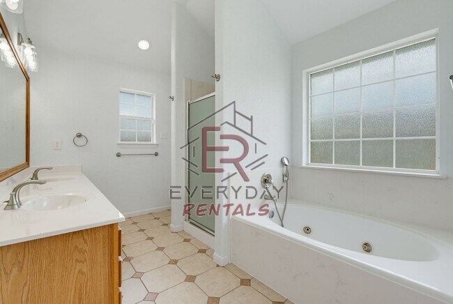 Building Photo - Beautifully renovated 5 Bedroom Home in Harker Heights!