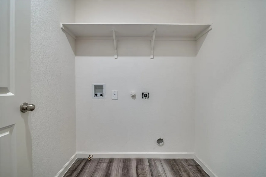 Building Photo - 731 Yorkshire Dr