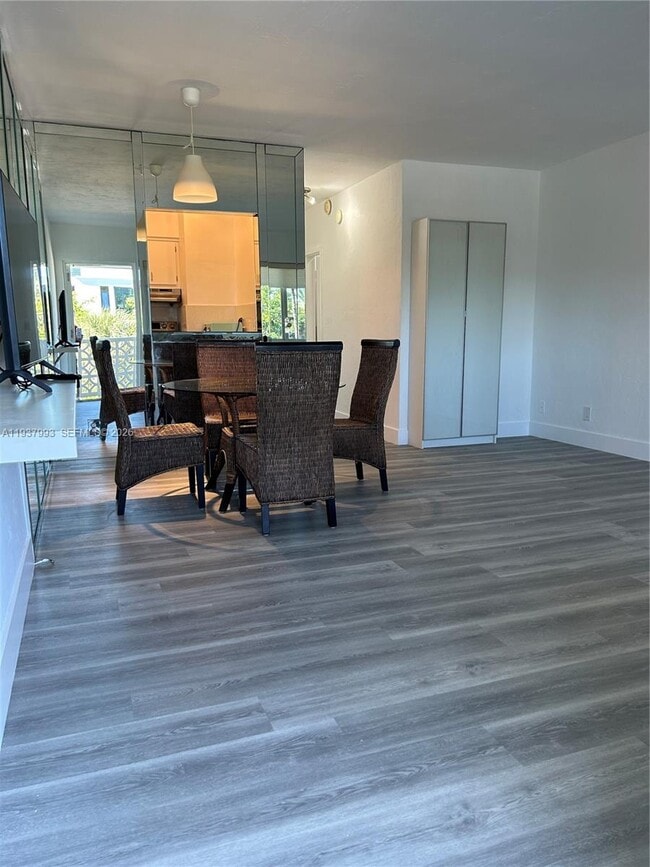 Building Photo - 600 Layne Blvd