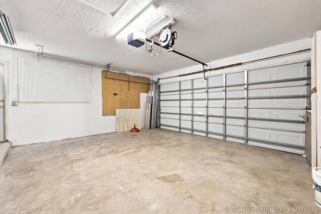 Building Photo - 10798 Cypress Bend Dr