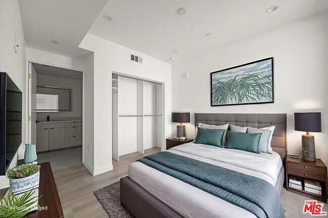 Building Photo - 3755 S Canfield Ave