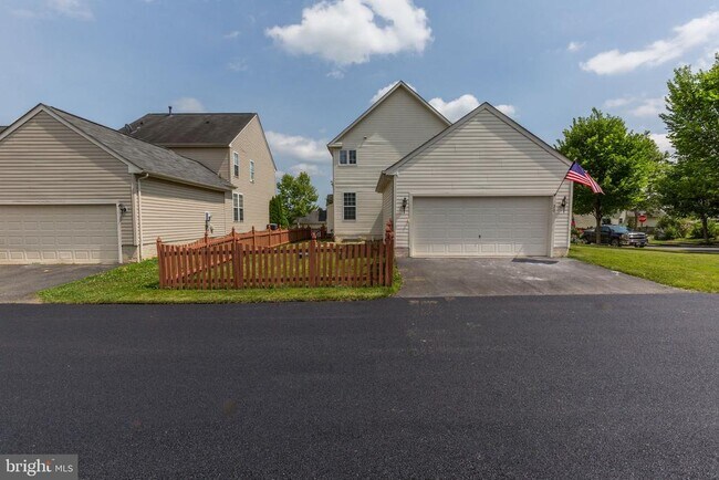 Building Photo - 20 Houser Dr