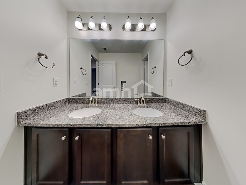 Building Photo - 1328 Mount Logan Dr