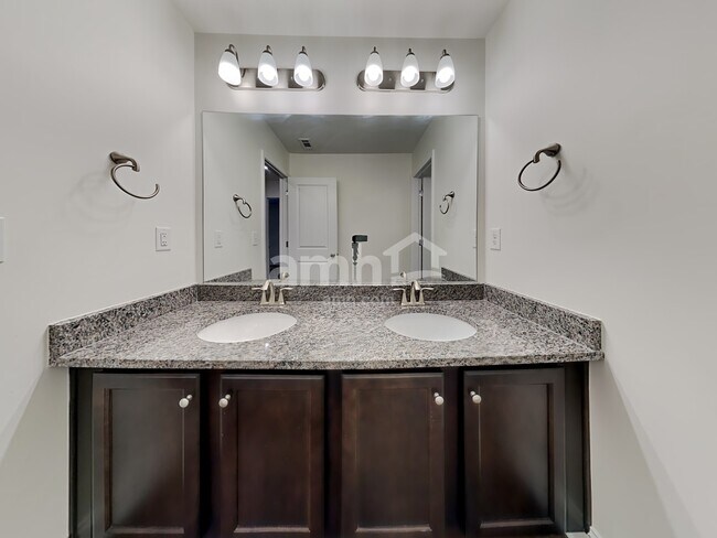 Building Photo - 111 Fairway Crossing Way