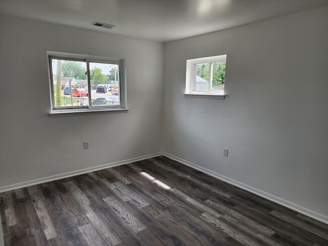 Building Photo - 39 Simonds Dr