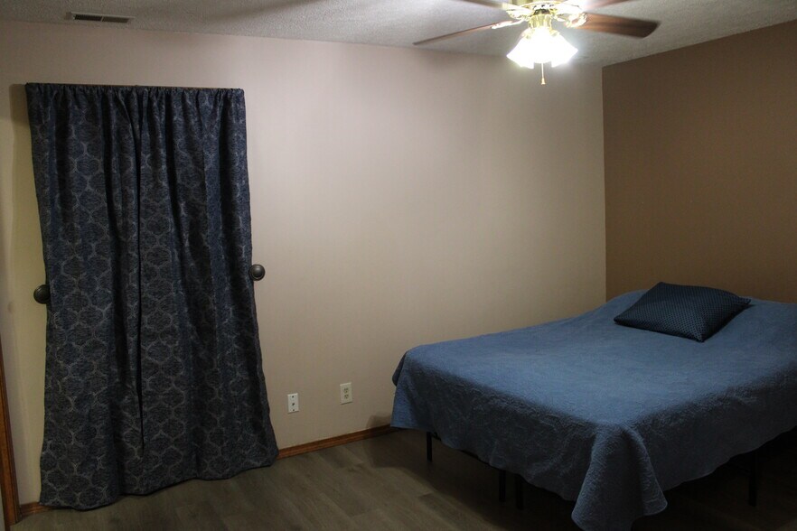 Building Photo - 3228 Park Ridge Dr