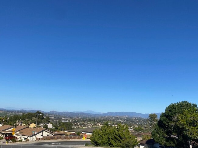 Building Photo - Cozy 2 Bed 1 Bath in the Peacock Hills 55+ Community!