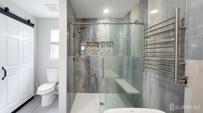 Building Photo - 115 Forest Dr