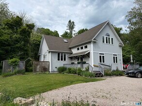 Building Photo - 221 Wamphassuc Rd