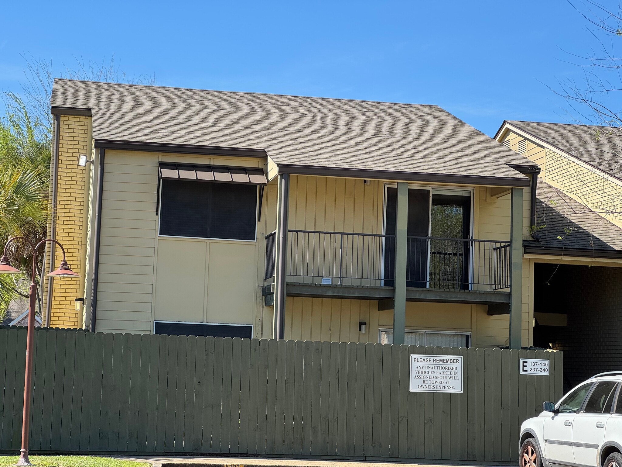 Building Photo - 220 Doucet Rd