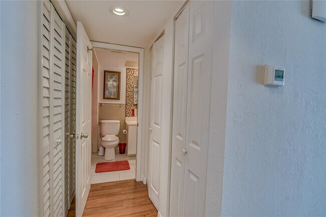 Building Photo - 4900 Brittany Dr S