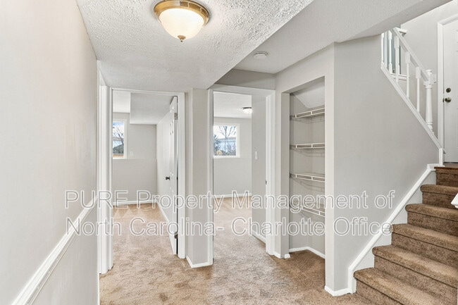 Building Photo - 8115 Bald Ridge Dr