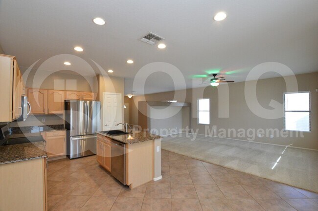 Building Photo - 3371 E Canary Way