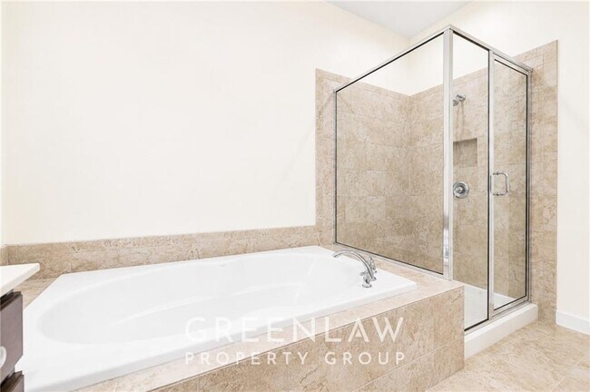 Building Photo - 7403 Lowery Oak Dr