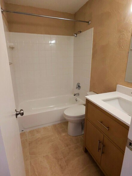 Building Photo - 4132 NW 88th Ave